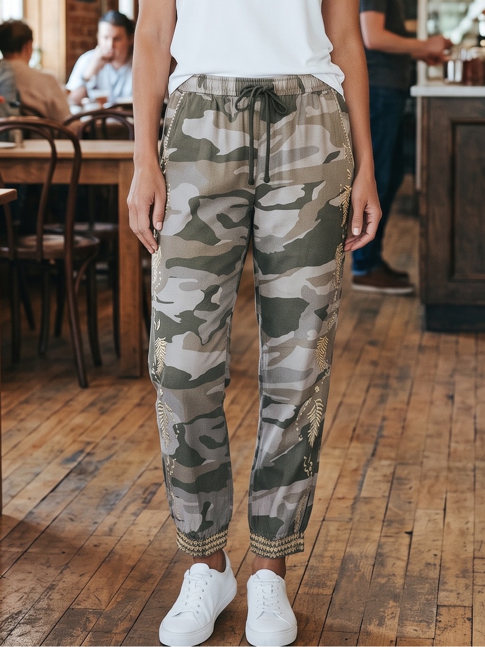 Johnny Was Los Angeles Linen Camo Embroidered Pull-On Joggers Size Large